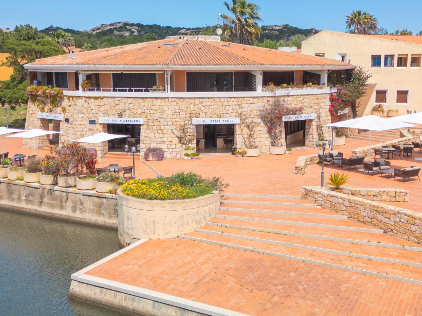 Felix Hotels - Residence Hotel Costa Serena 8