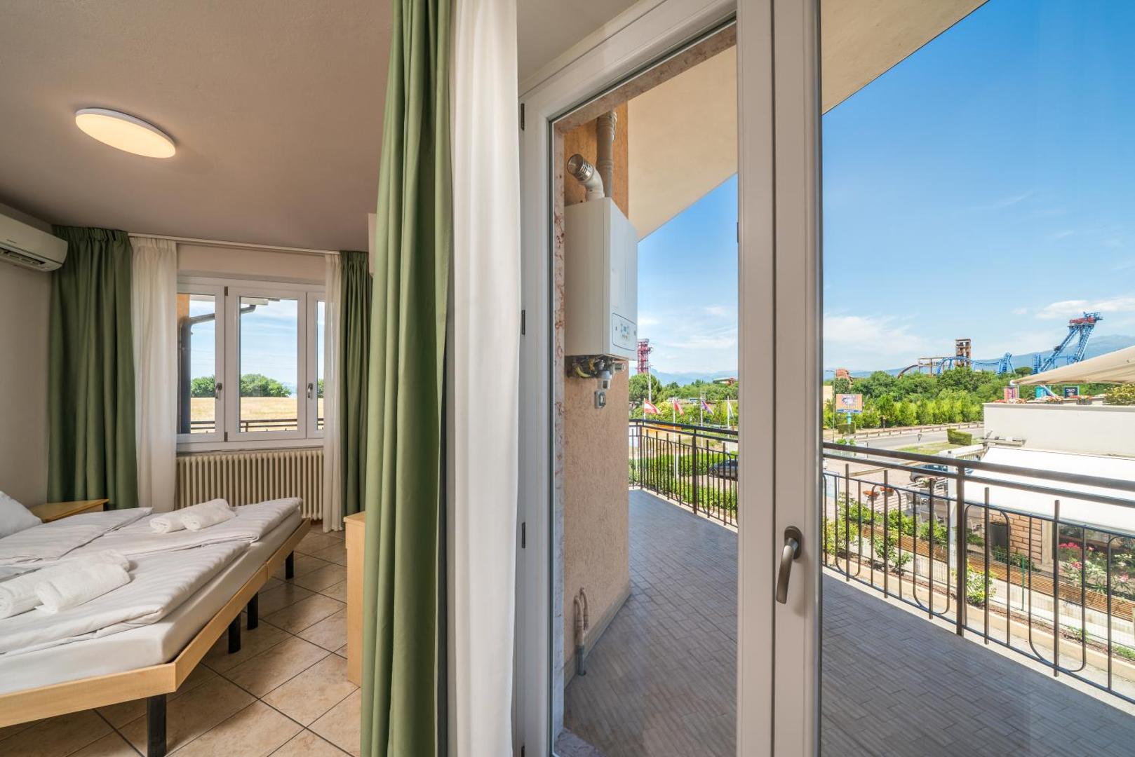 Hotel MAX Lazise &Appartamenti - A due Passi dai Parchi Più Famosi 8