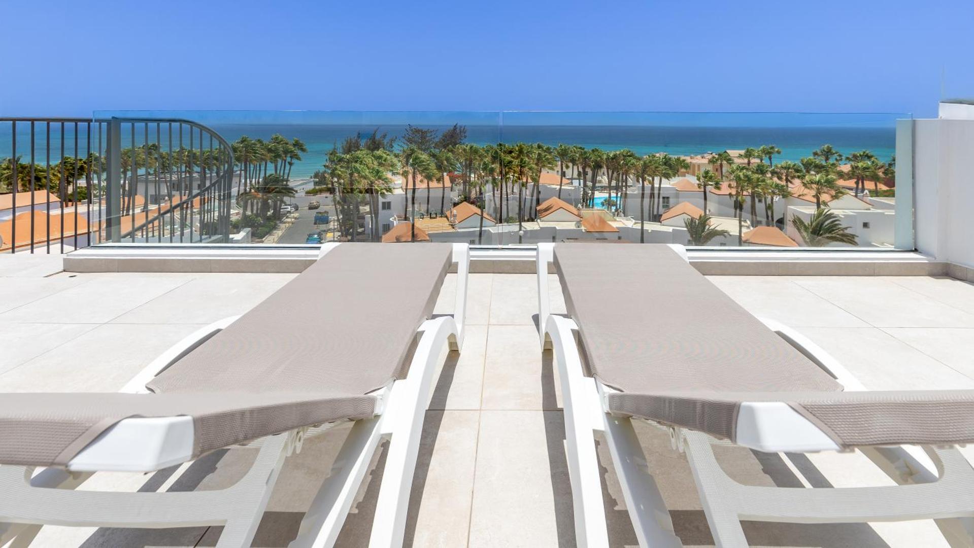 Calm Beach Apartments 4