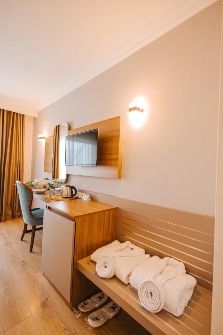 Viking Garden Hotel 4