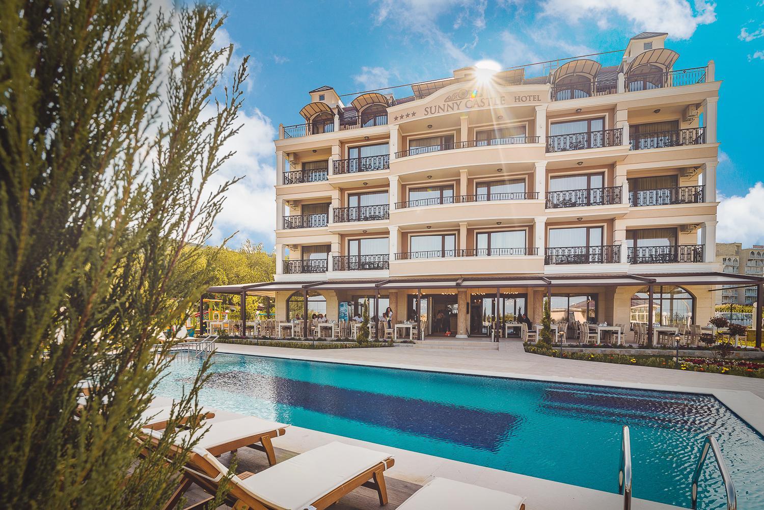 Sunny Castle Hotel - All Inclusive, Beach and Free parking 5