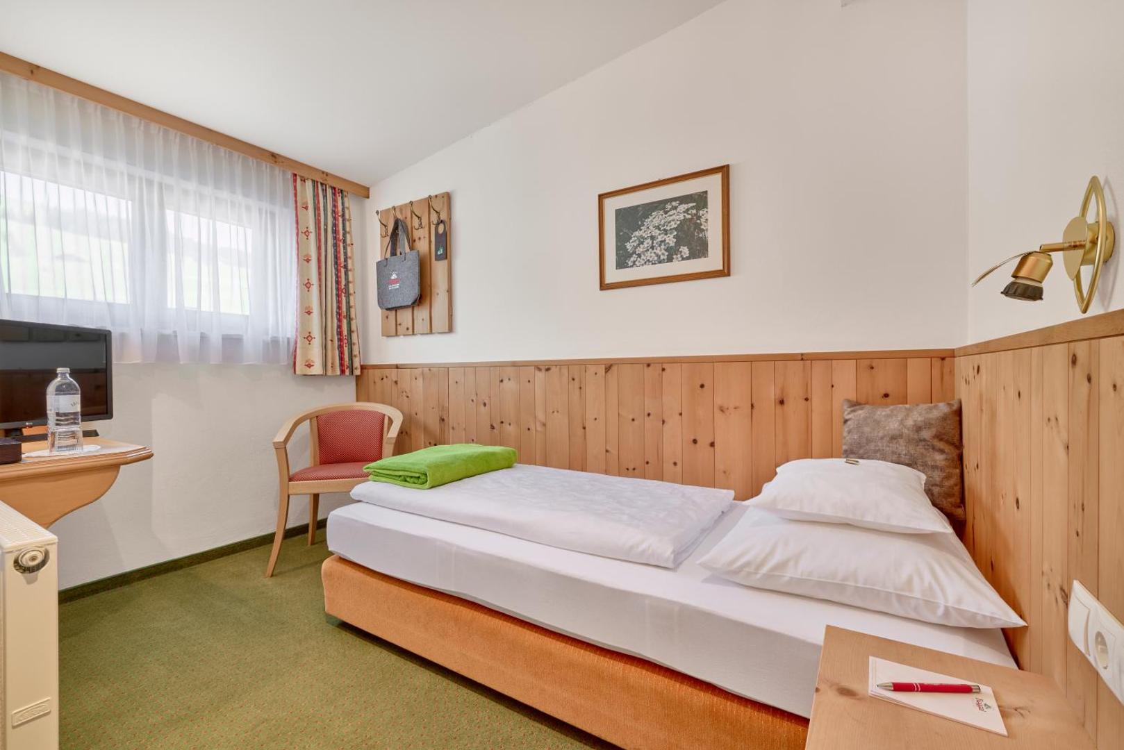 Hotel Appartement Roggal 3