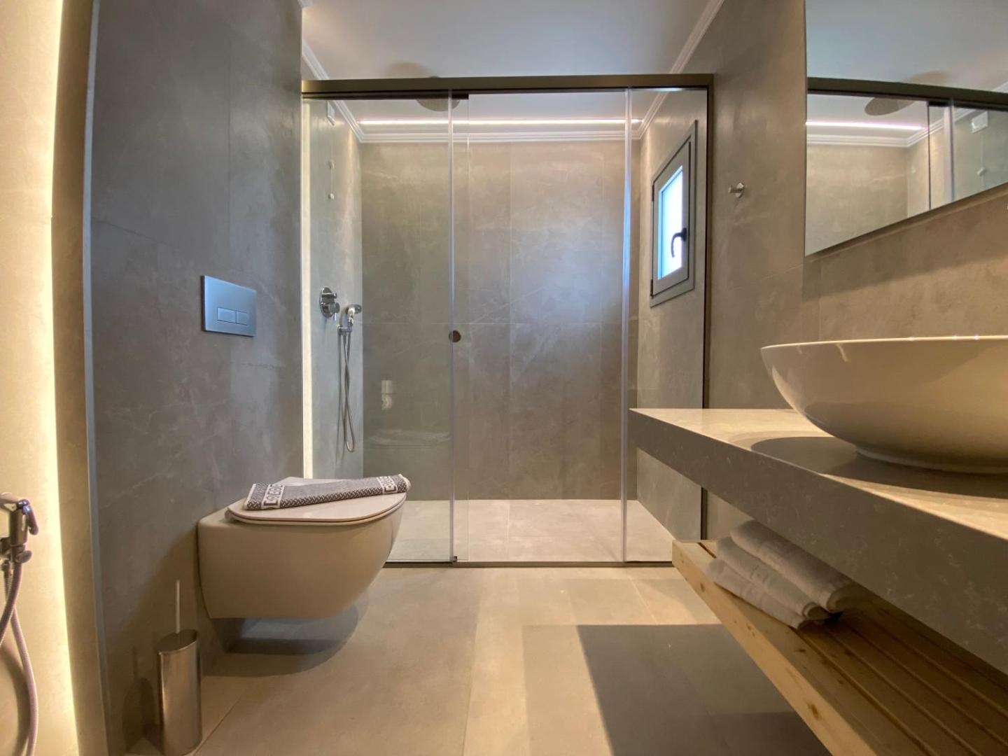 Blue Aegean Hotel & Suites 4