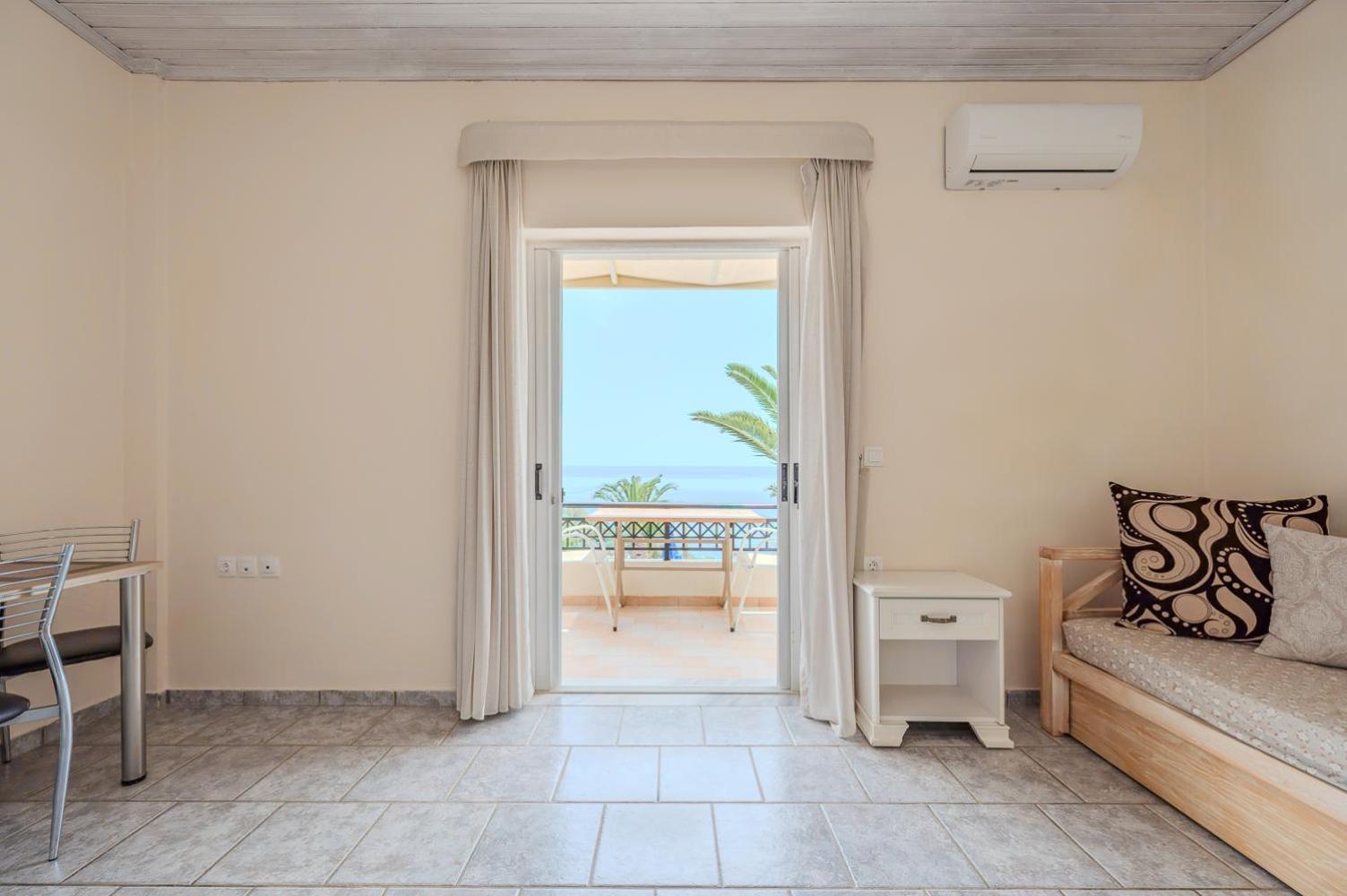 Souda Bay Apartments 8