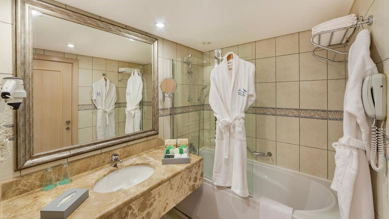 Starlight Resort Hotel 3
