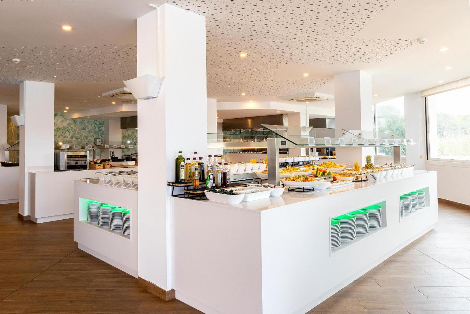 Invisa Hotel Club Cala Verde, Platja d'es Figueral ... 8