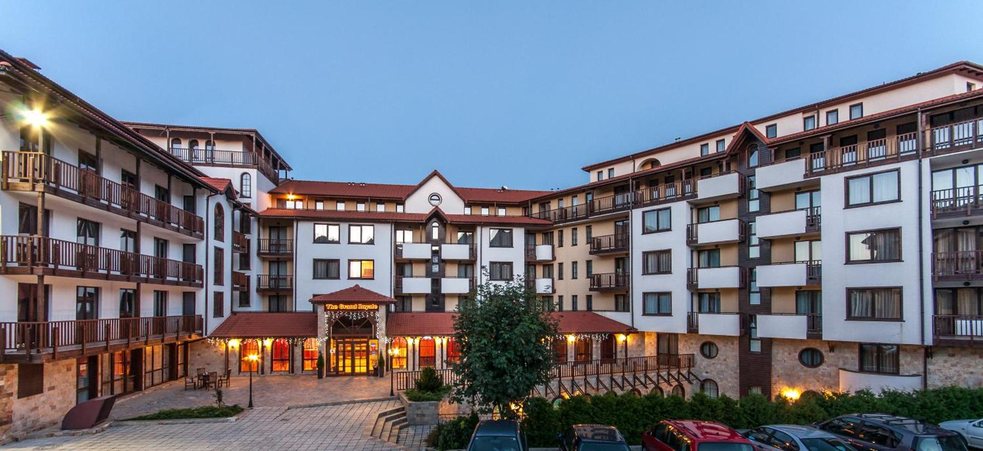 Grand Royale Apartment Complex & Spa 8