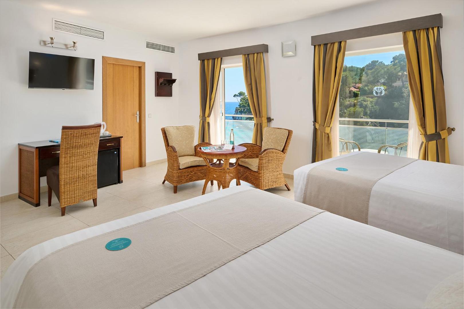 Hotel Apartamentos Cala Santanyi 3