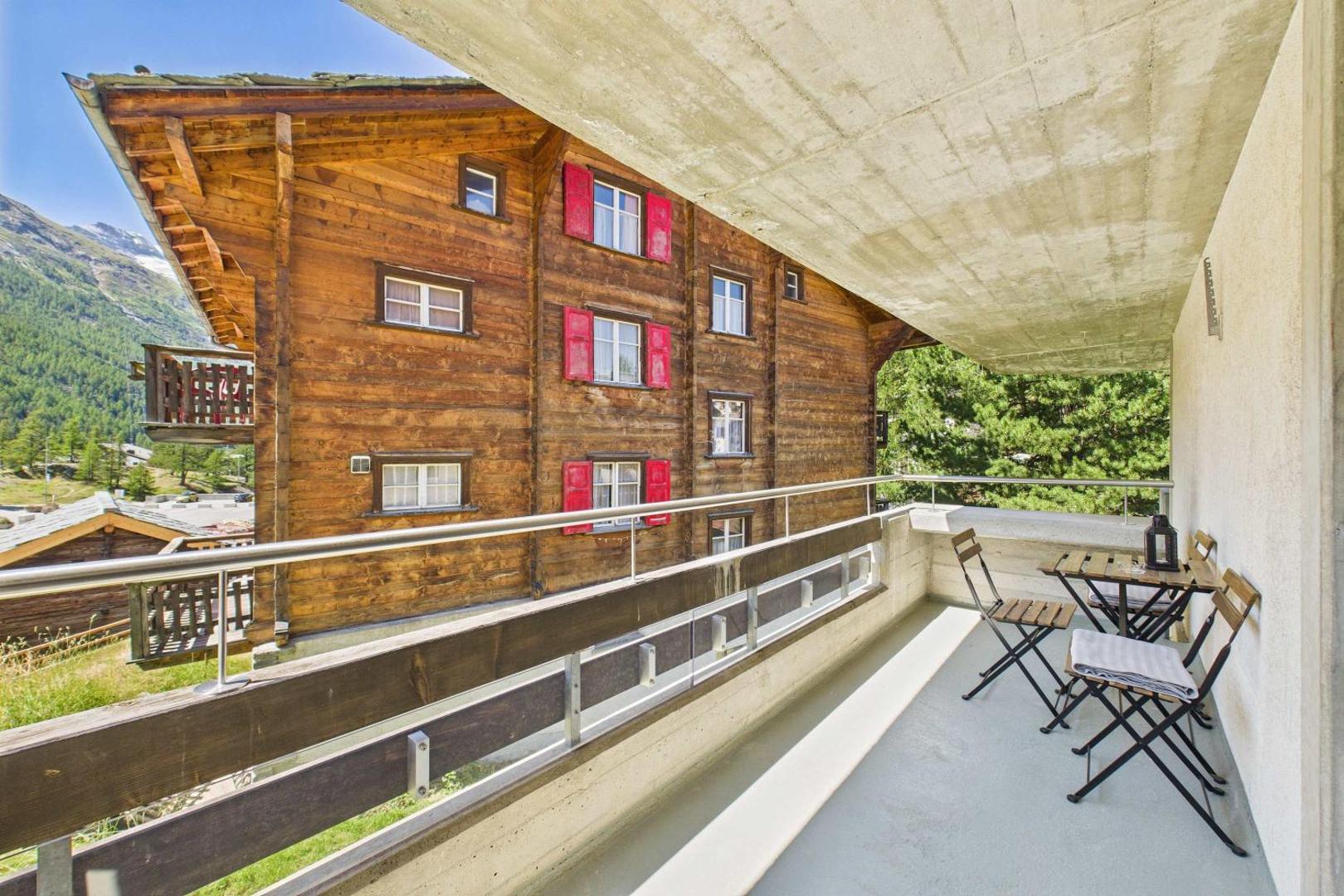 Central suite to stay for two experience SaasFee 6