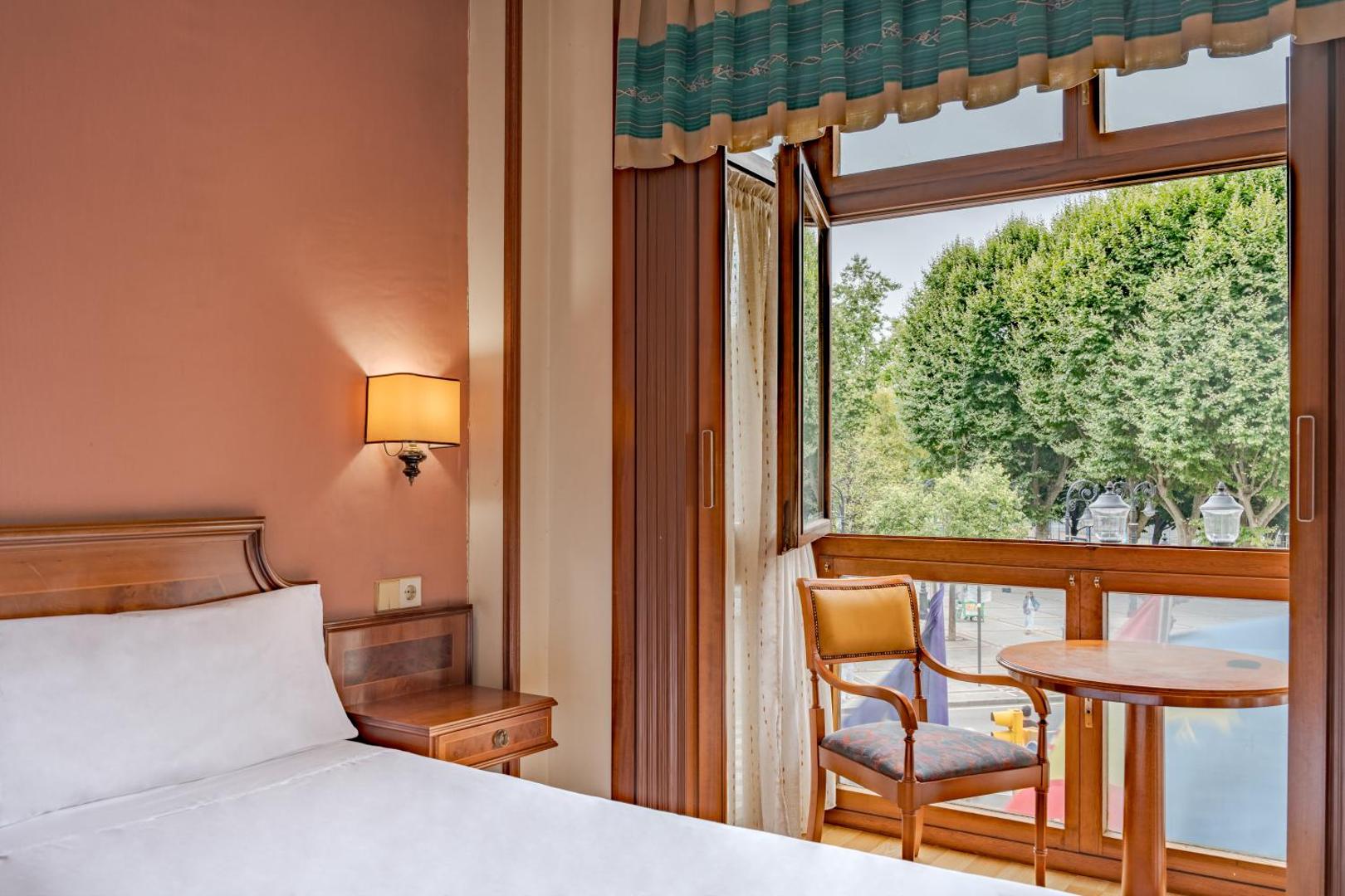 B&B HOTEL Gijón Centro Begoña 7