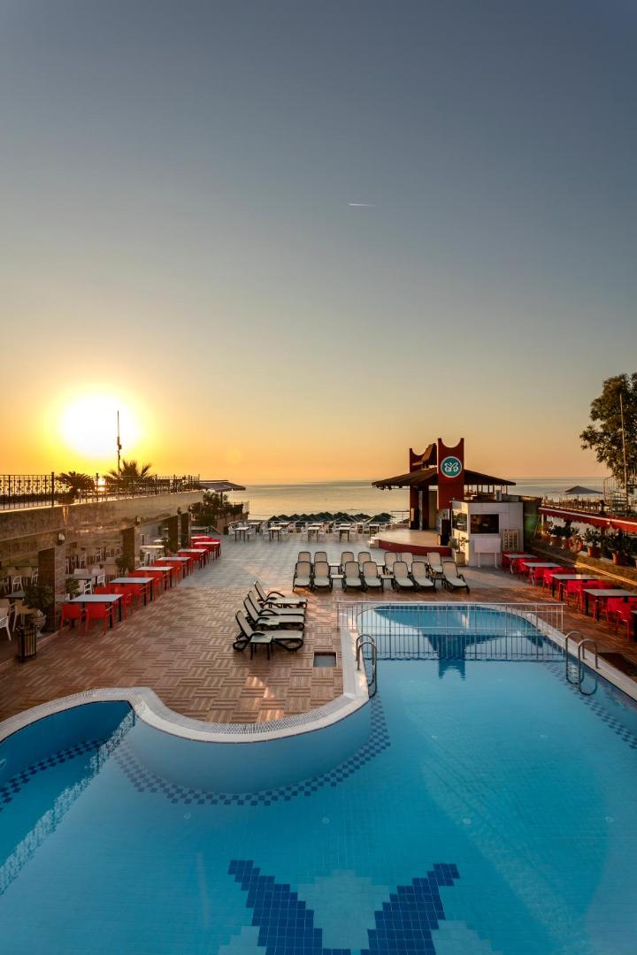 Aleria Belport Beach Hotel 2