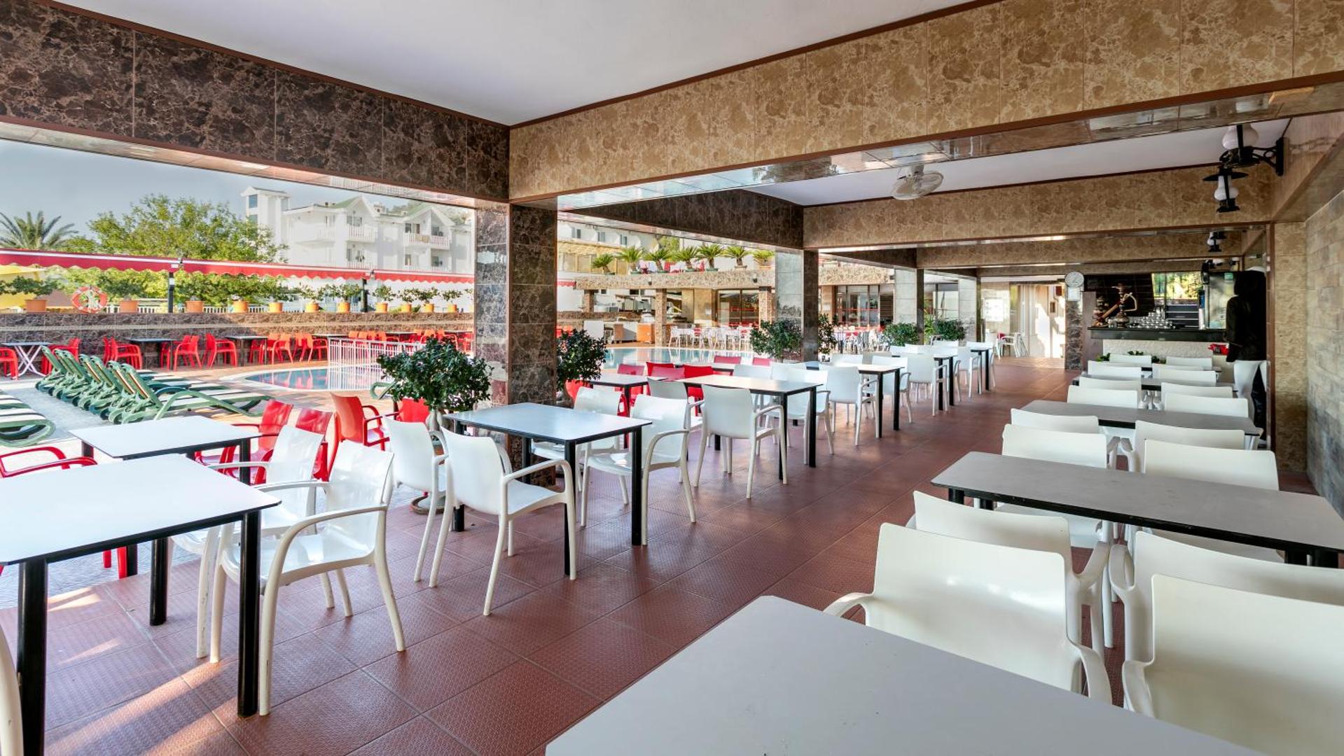 Aleria Belport Beach Hotel 6