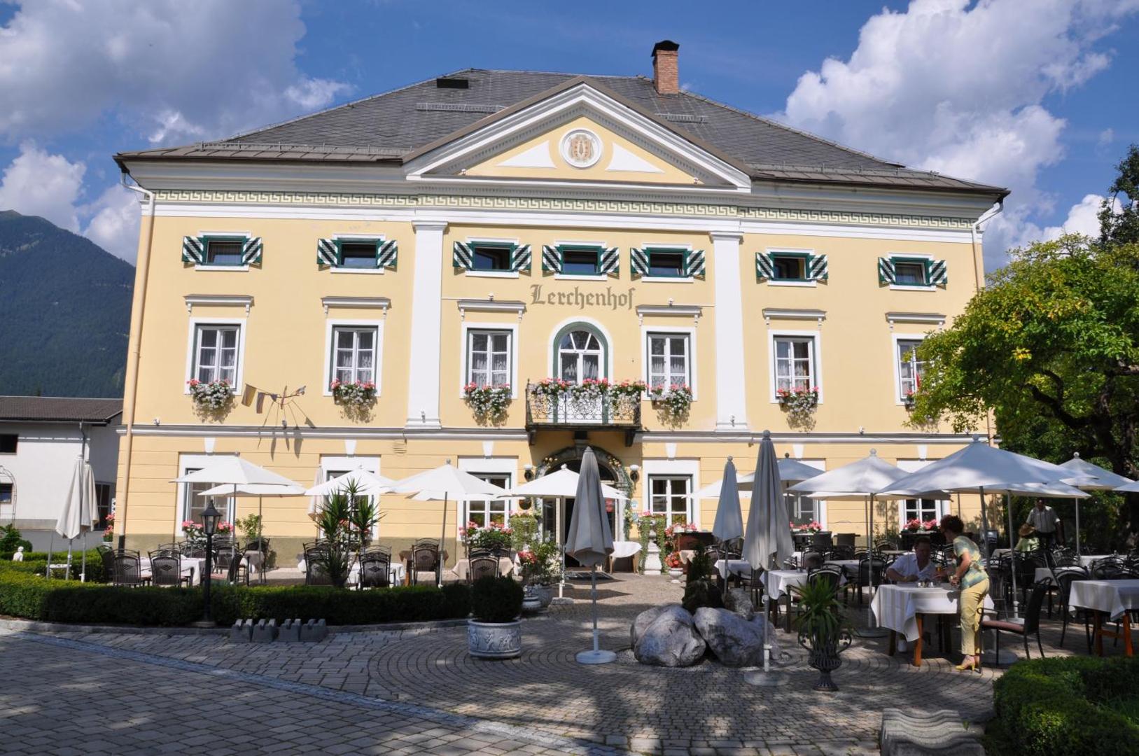 Hotel Schloss Lerchenhof 6