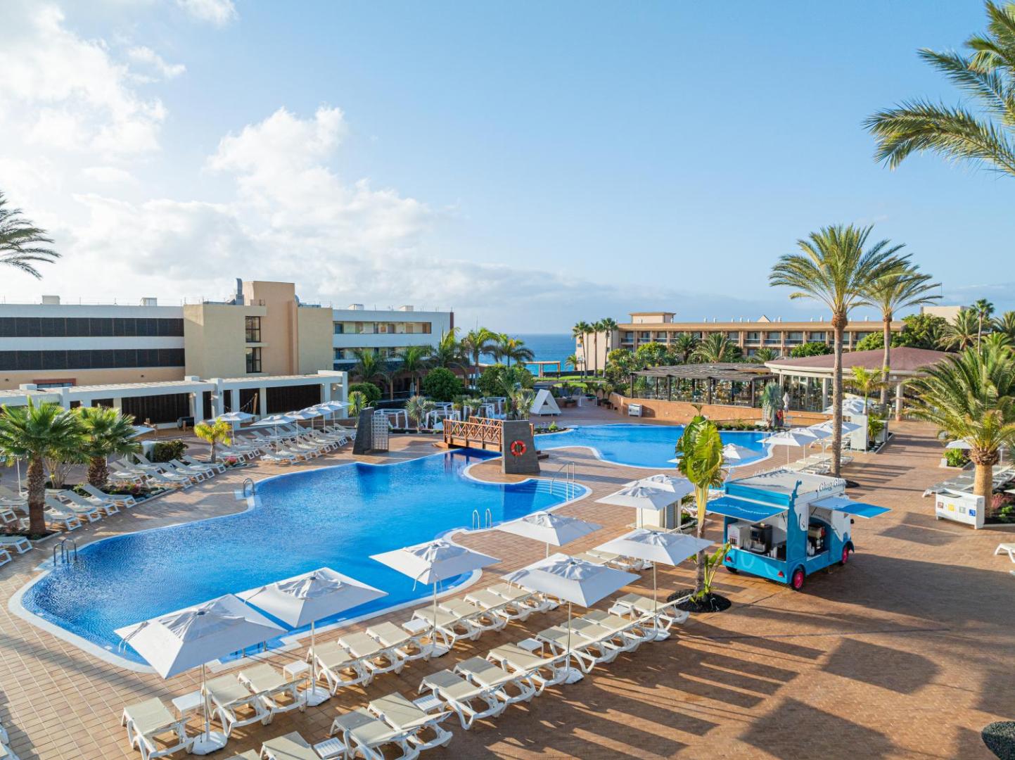 Iberostar Waves Gaviotas Park 4