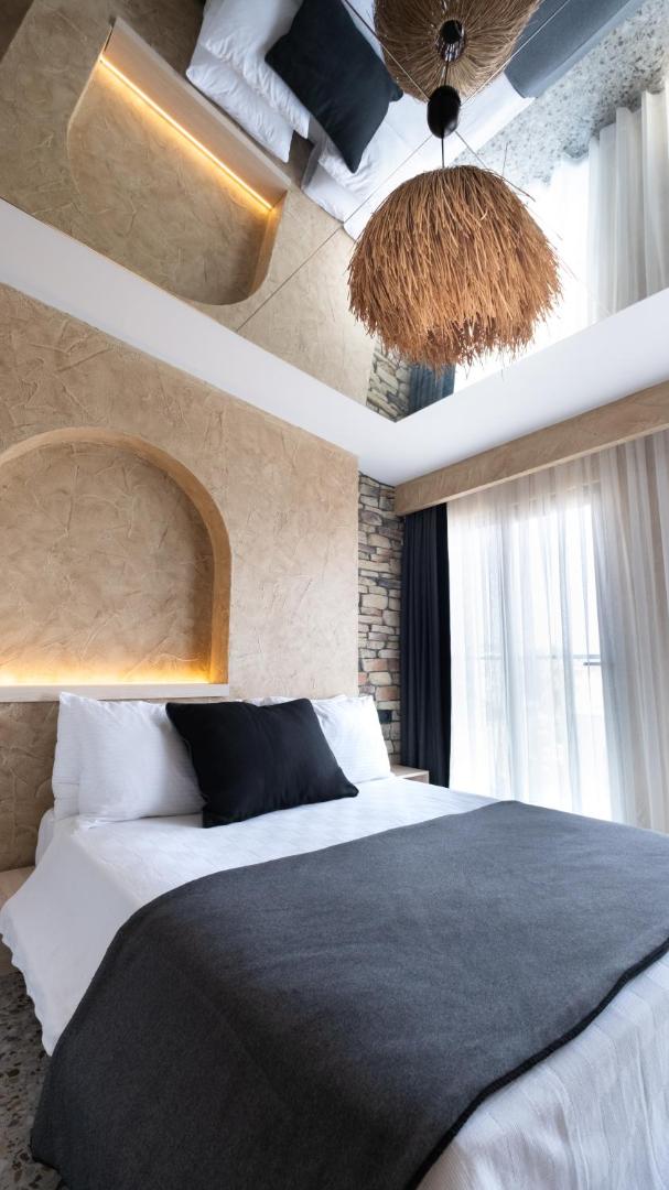 Lucky Monkey Midi Hotel 8