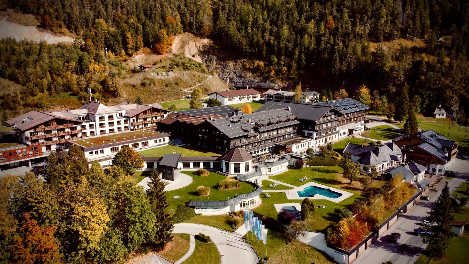 Hotel Gut Brandlhof 8