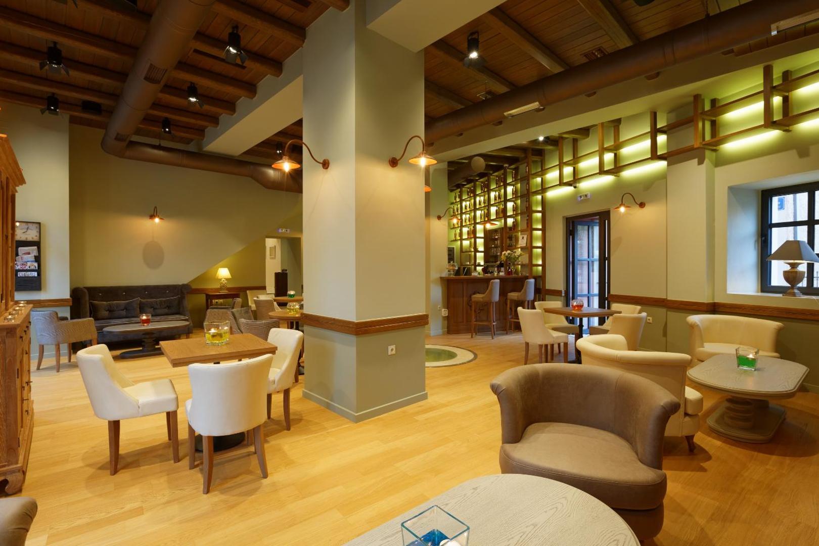 Ionia Suites 5