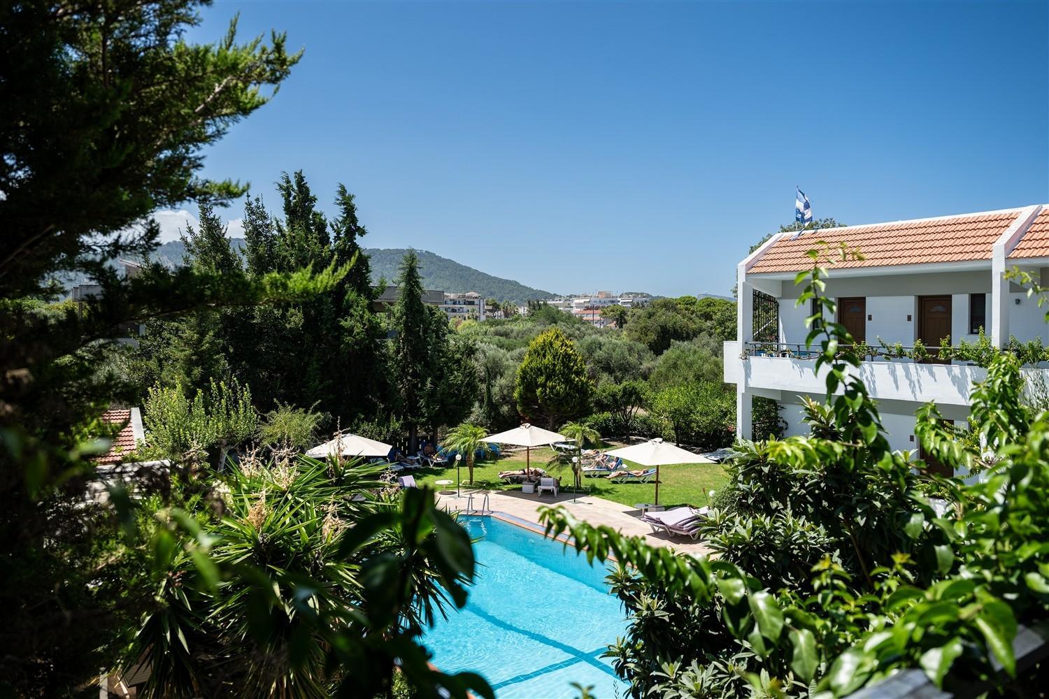 Terinikos Sunny Garden Hotel & Junior Suites 8