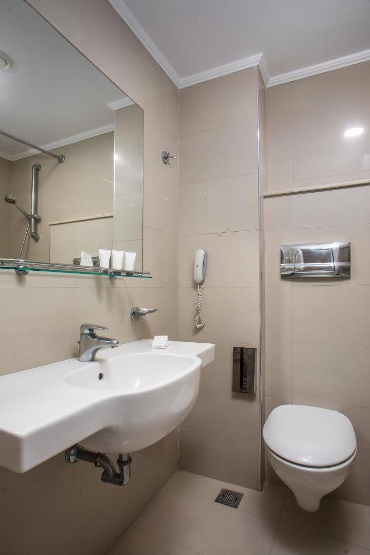 Hotel Riviera 4