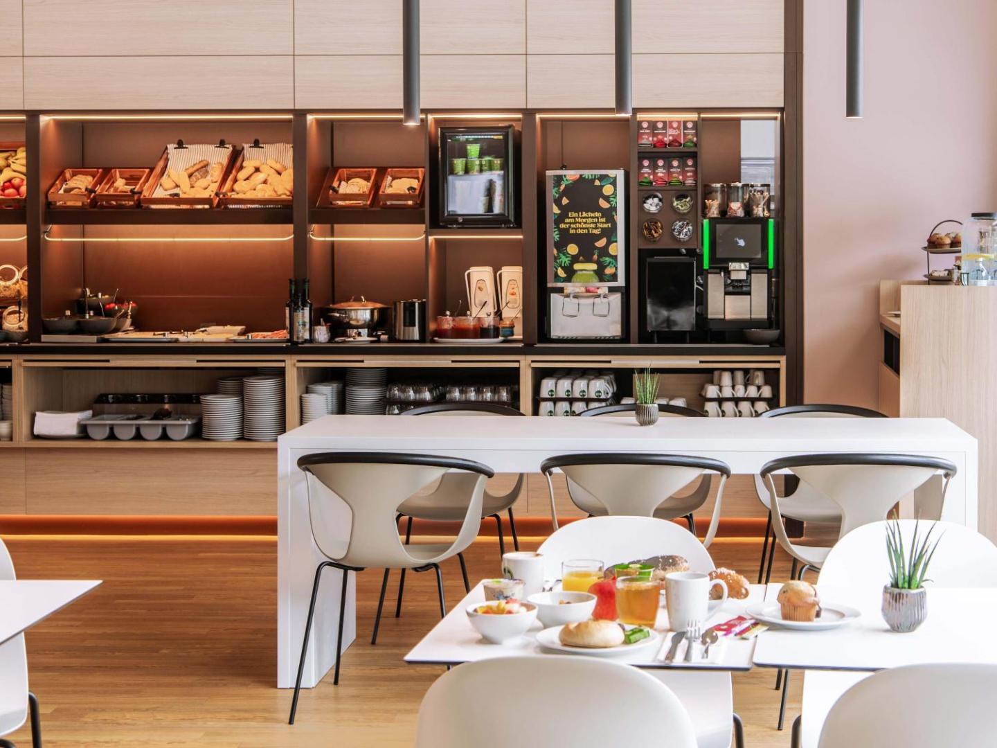 B&B HOTEL Salzburg-Süd 6