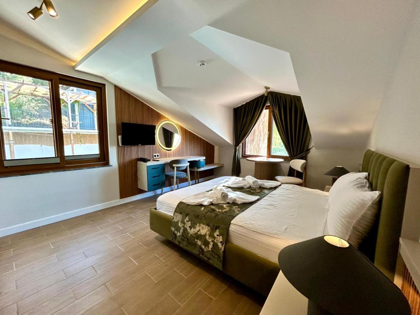 Castello By Mediterra Hotel 3