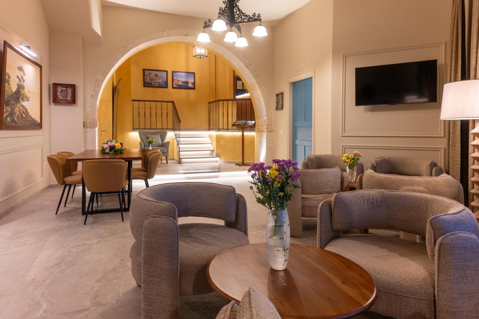 Captain's House Hotel Suites & Apartments 5