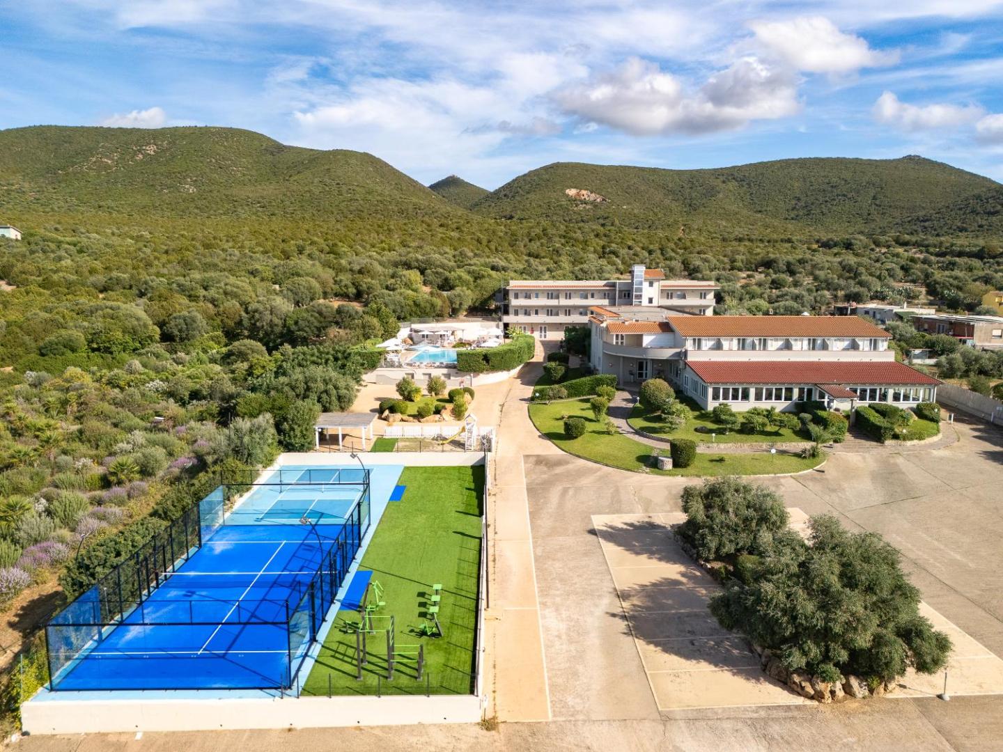 Lu' Hotel Porto Pino 1