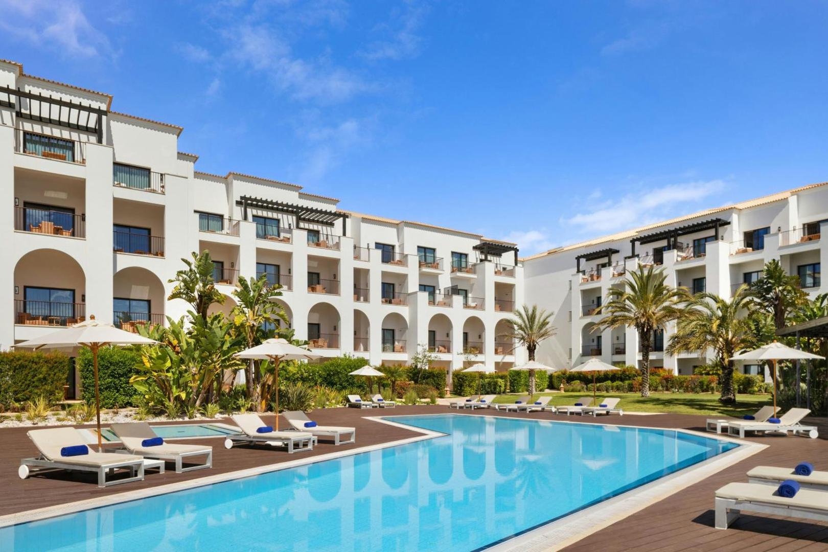 Pine Cliffs Ocean Suites, a Luxury Collection Resort & Spa, Algarve 1