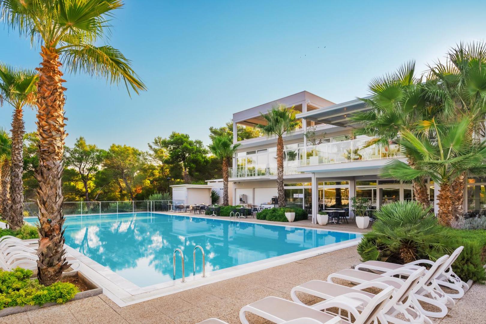 Gava Waterman Milna Resort – All Inclusive 1