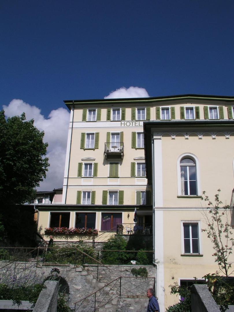 Hotel Quellenhof 7