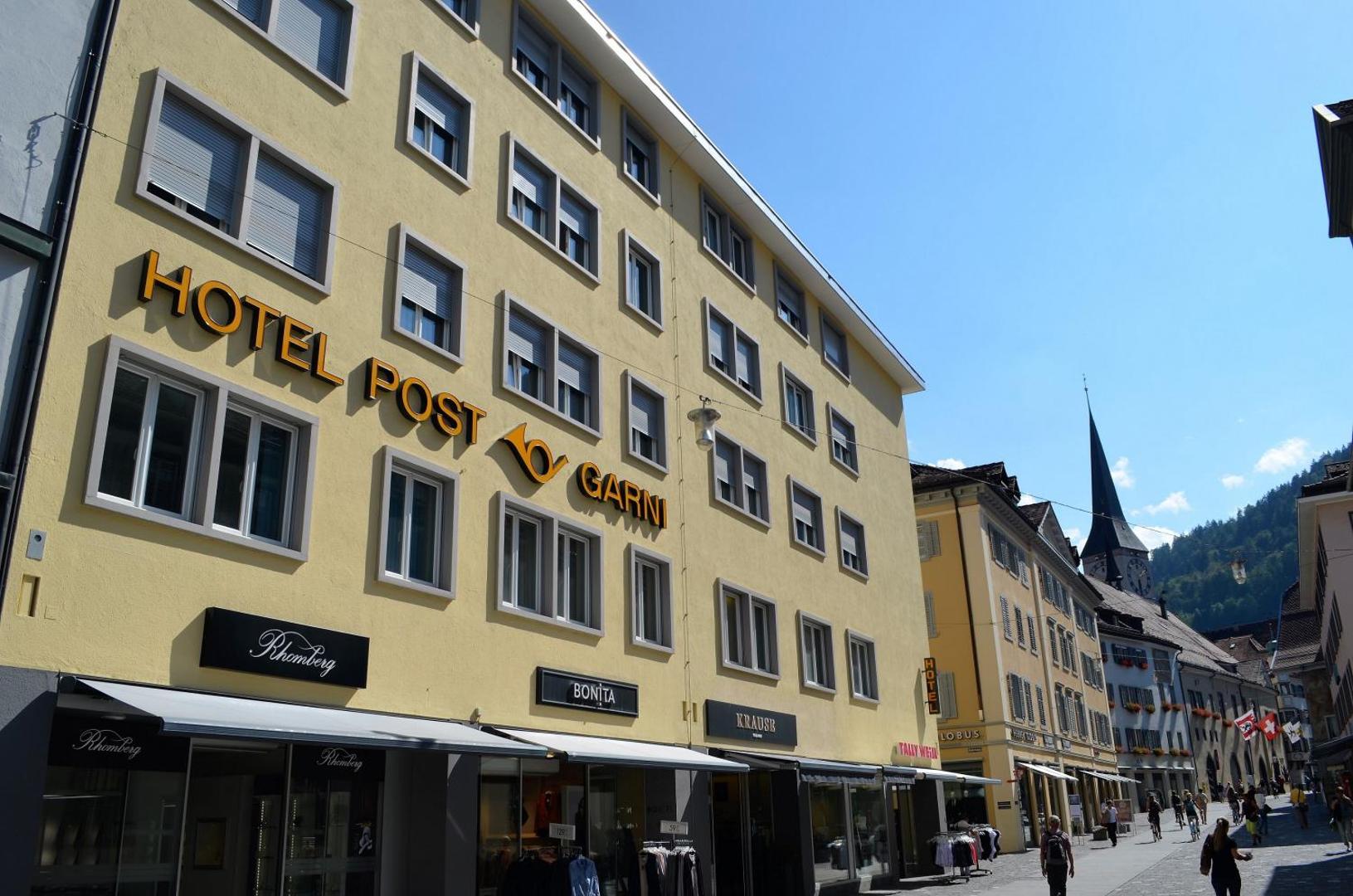 Central Hotel Post 2