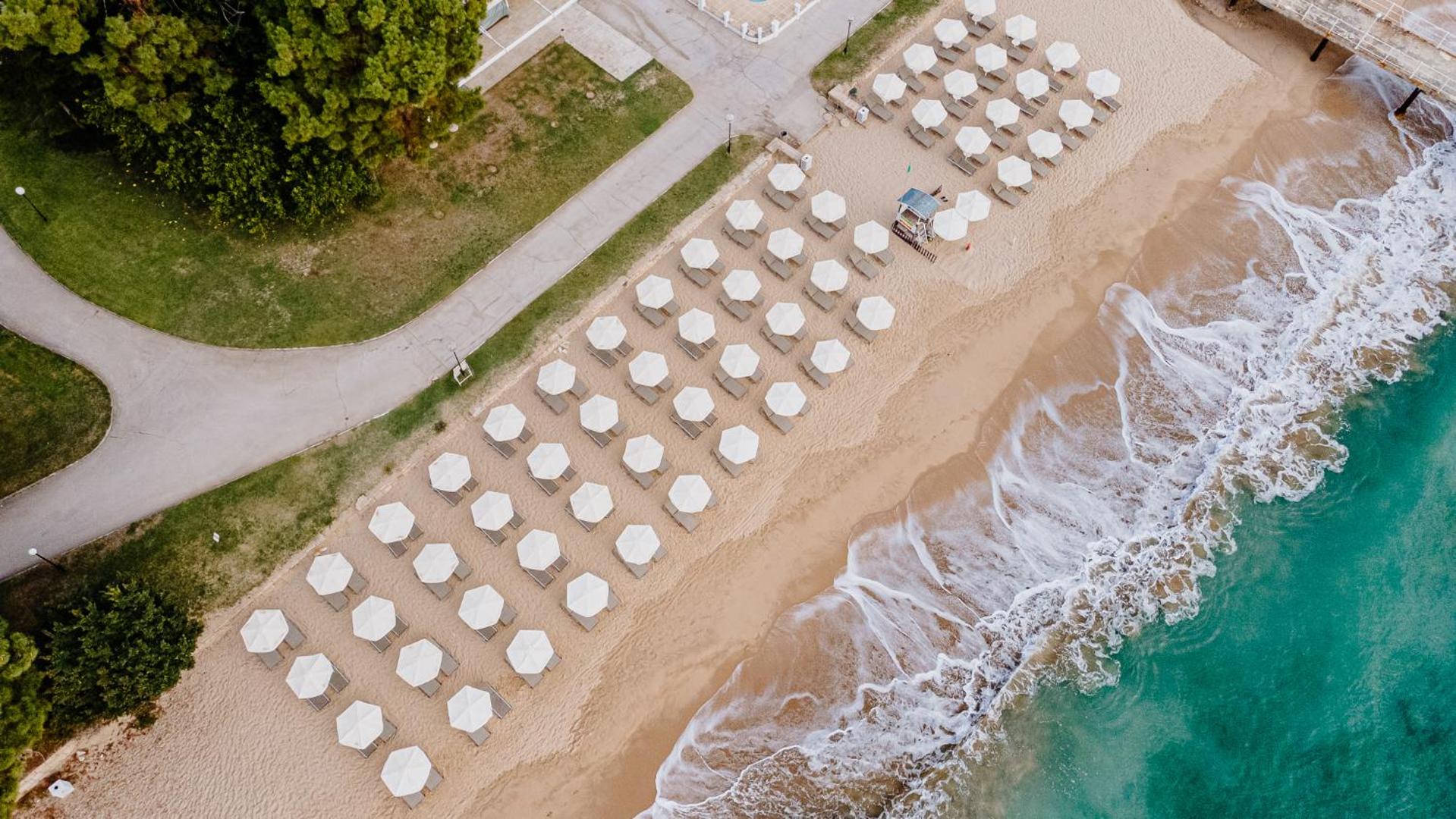HVD Lotos Hotel - All Inclusive à-la-carte, Private Beach & Free Parking 3