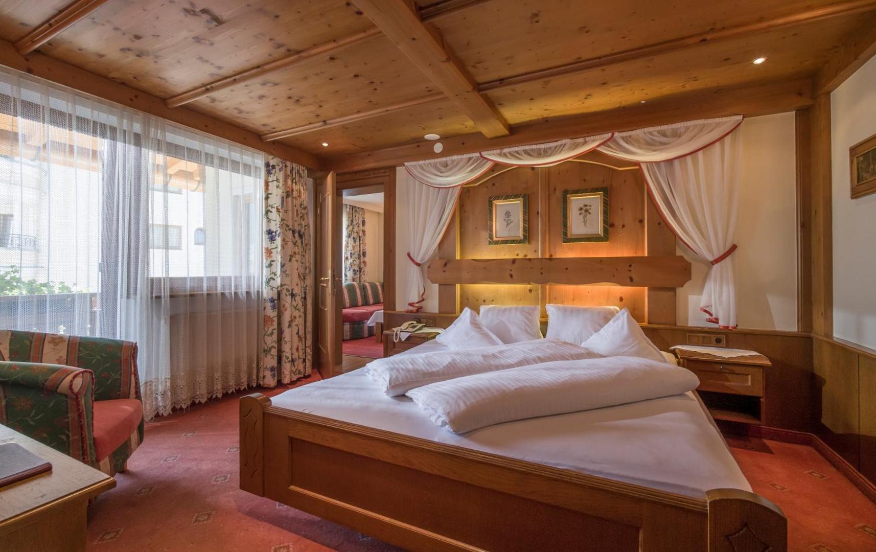 Hotel Neue Post 3