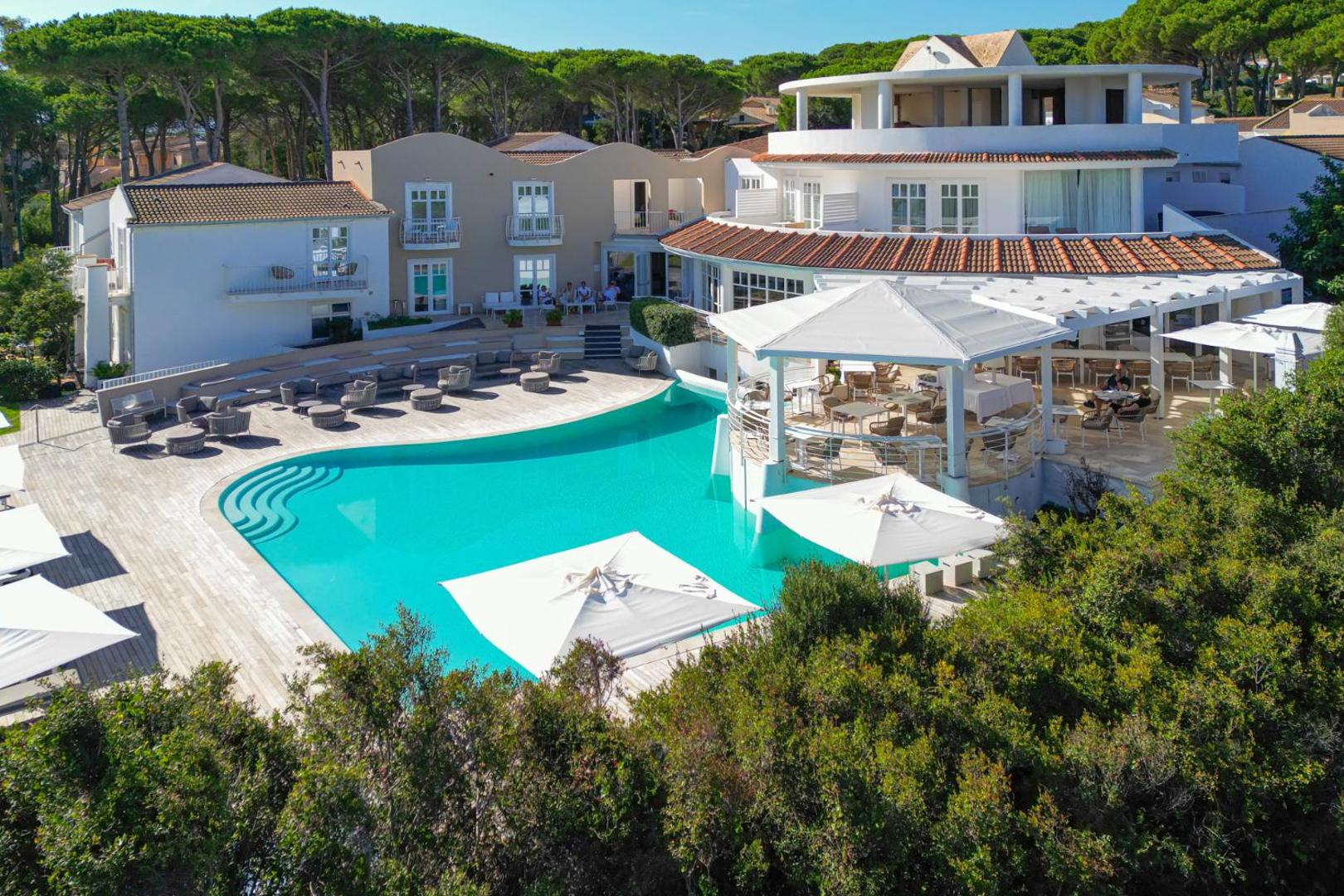 Hotel with swimming pool in Conca Verde just 100 mt from the sea 6