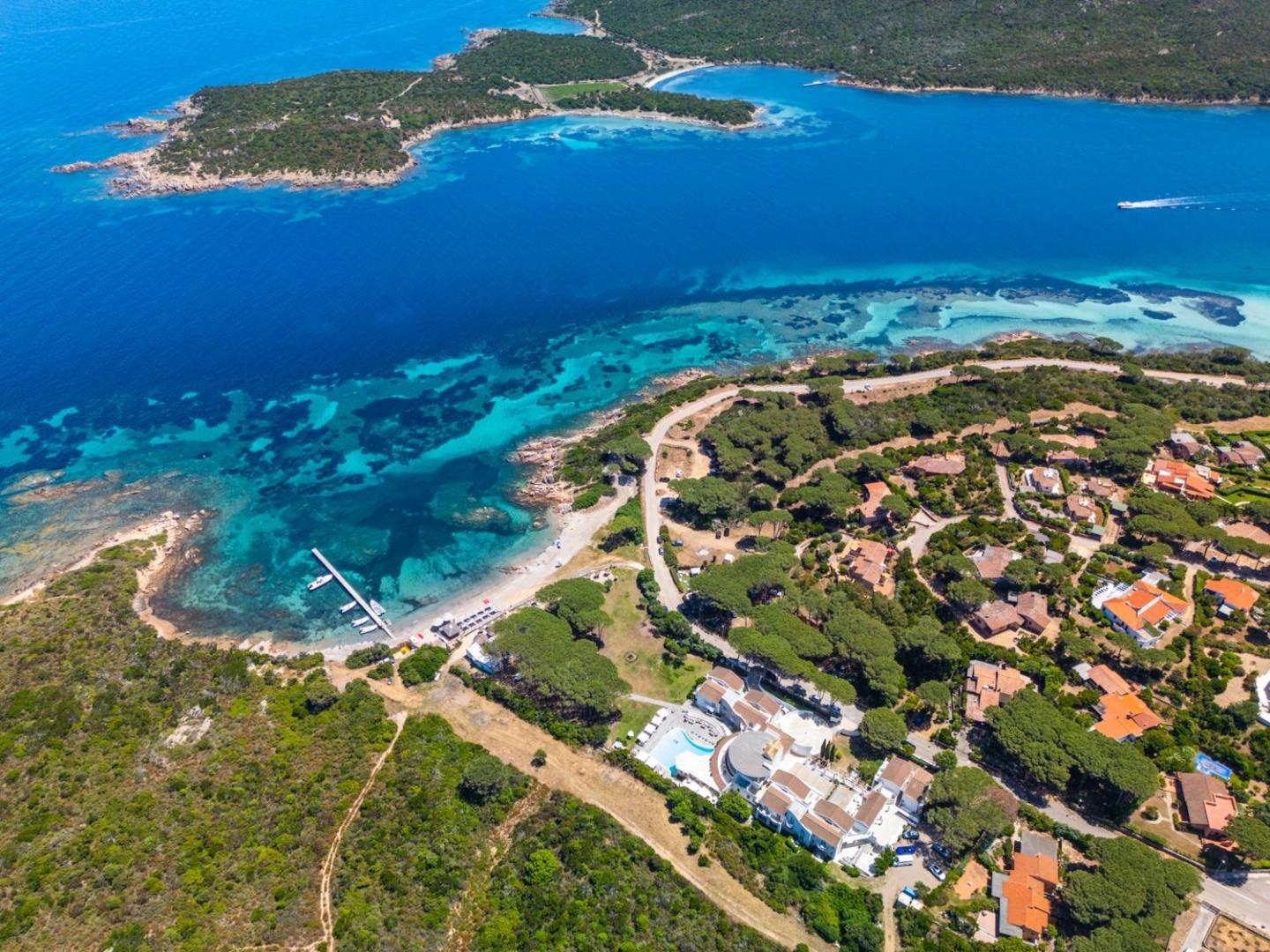 Hotel with swimming pool in Conca Verde just 100 mt from the sea 4