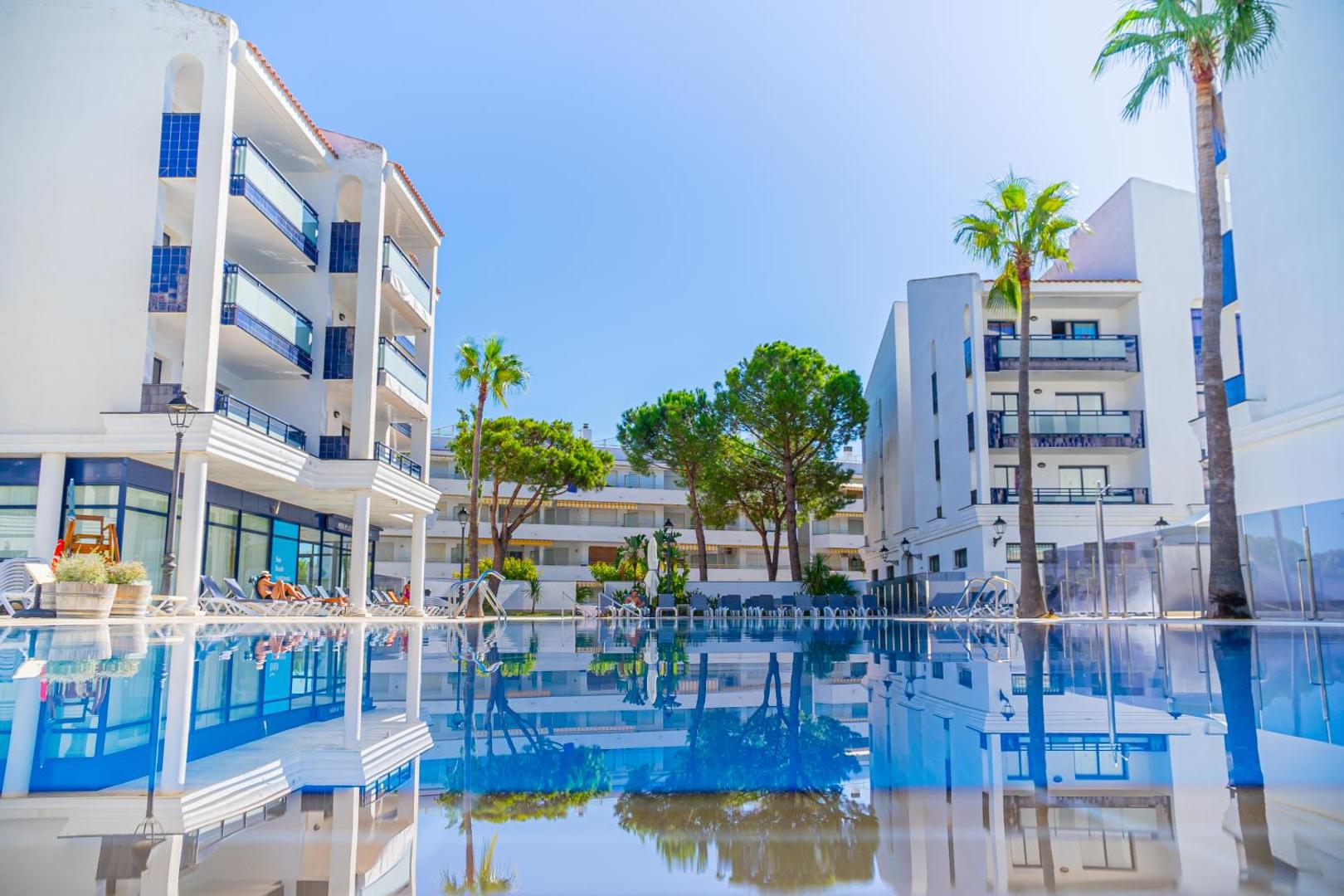 Pins Platja Apartments 1
