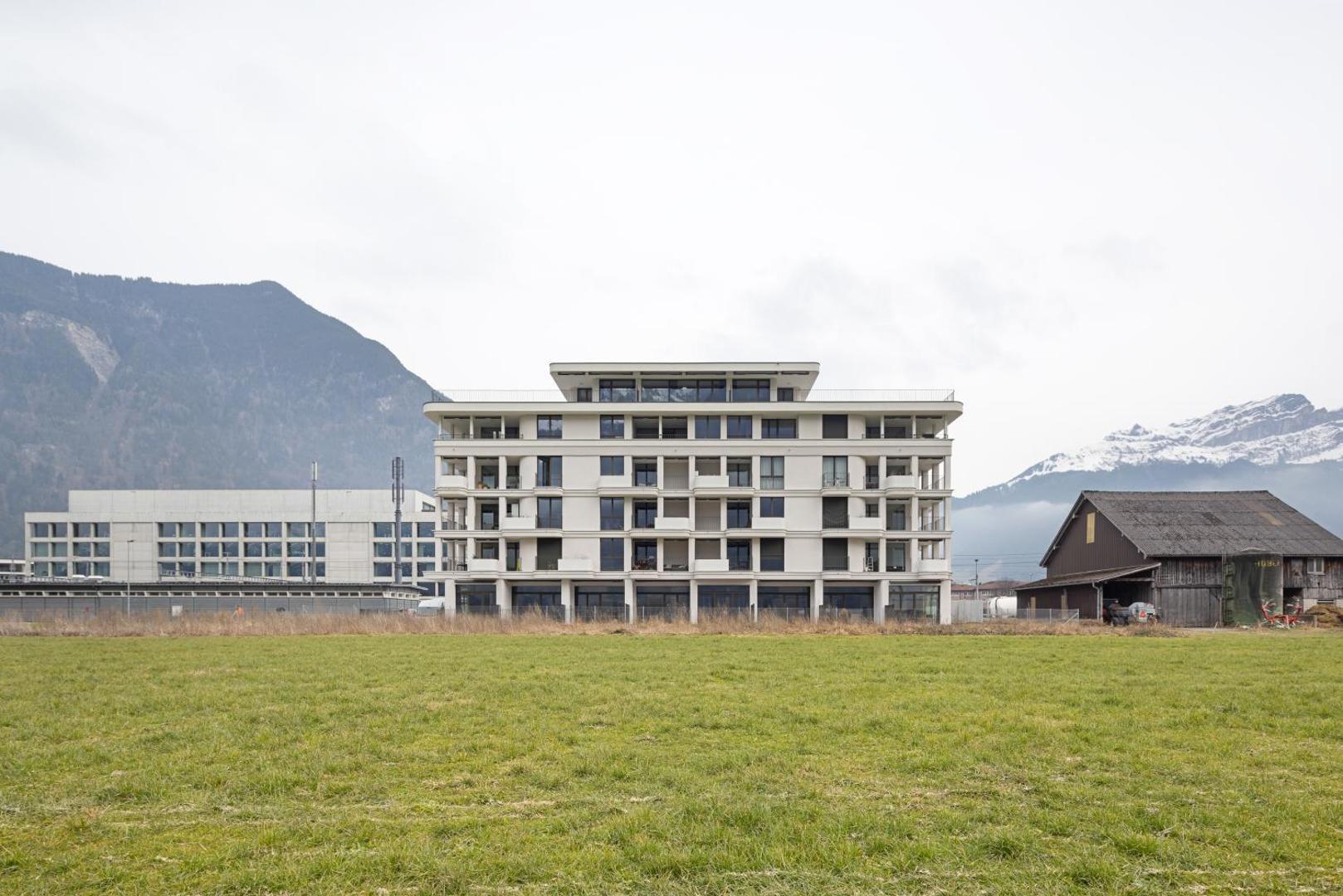 Visionary Hospitality Altdorf, Uri - Premium Apartments with Free Parking, Washer, Kitchen, Terrace, Train Station 7