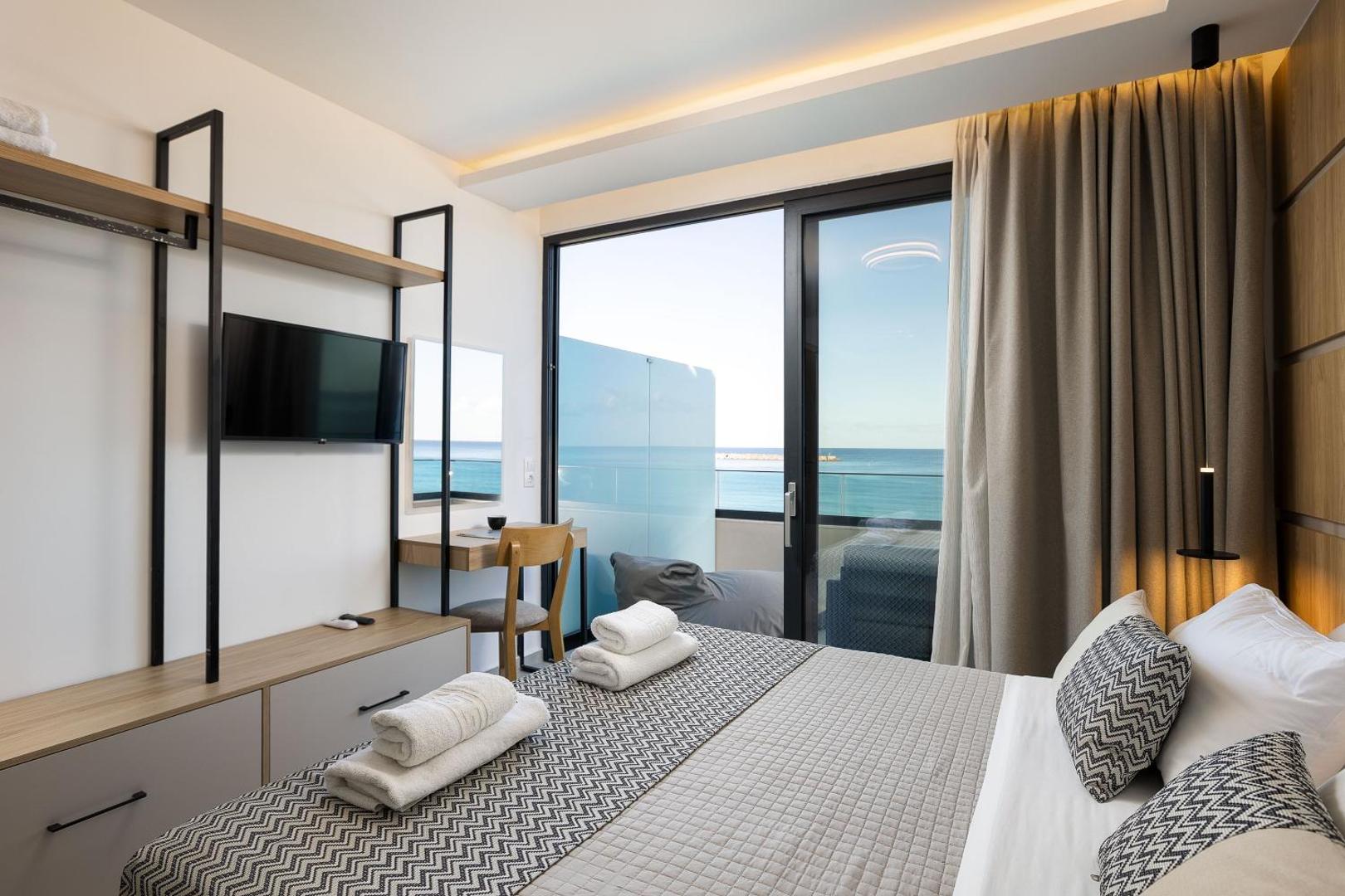 Poseidon Hotel 3