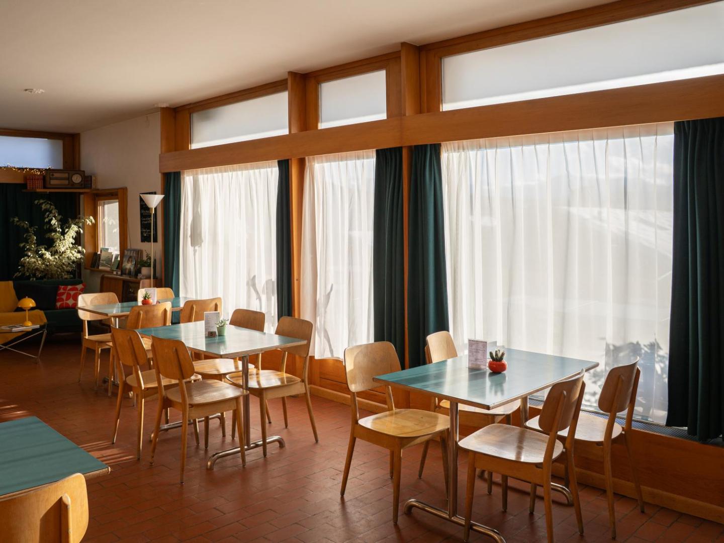Hôtel historique Chez Elsy - Crans-Sapins 6