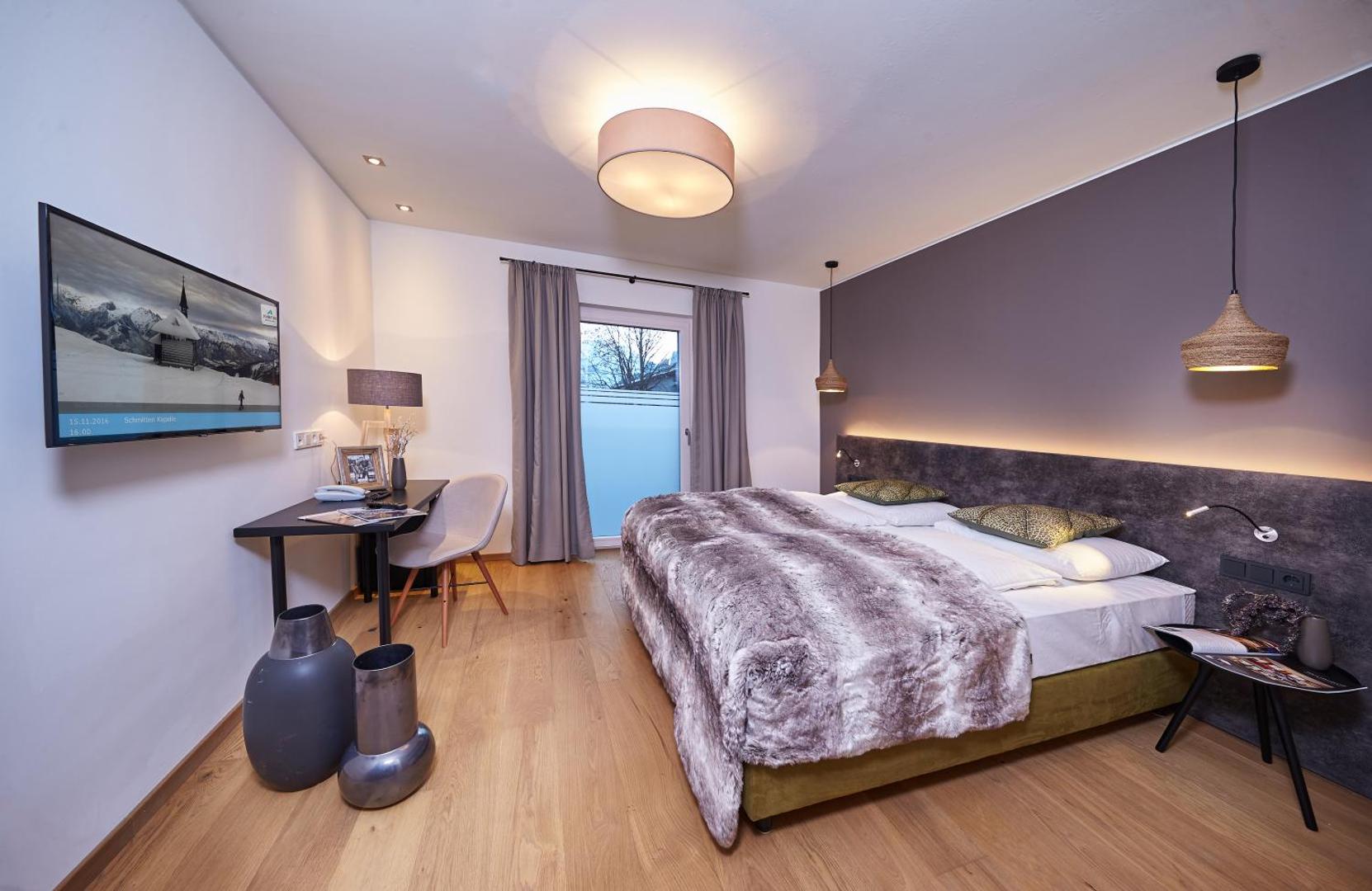 TWO TIMEZ - Boutique Hotel - with AC 3