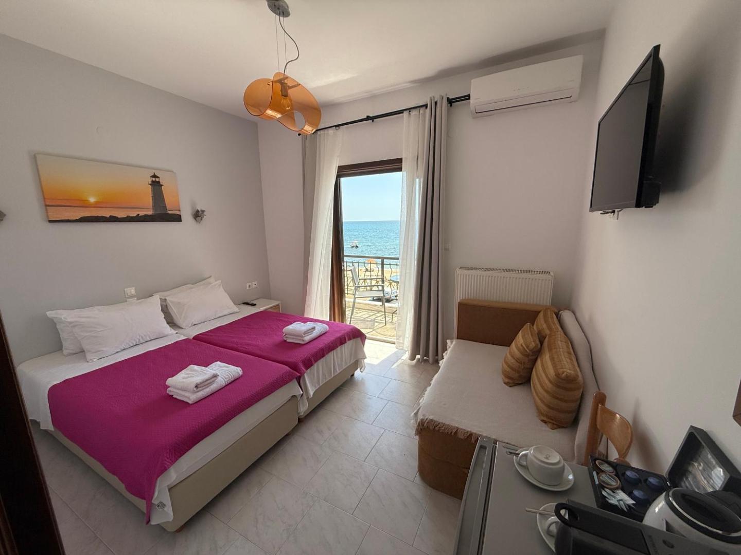 Hotel Akrogiali 3
