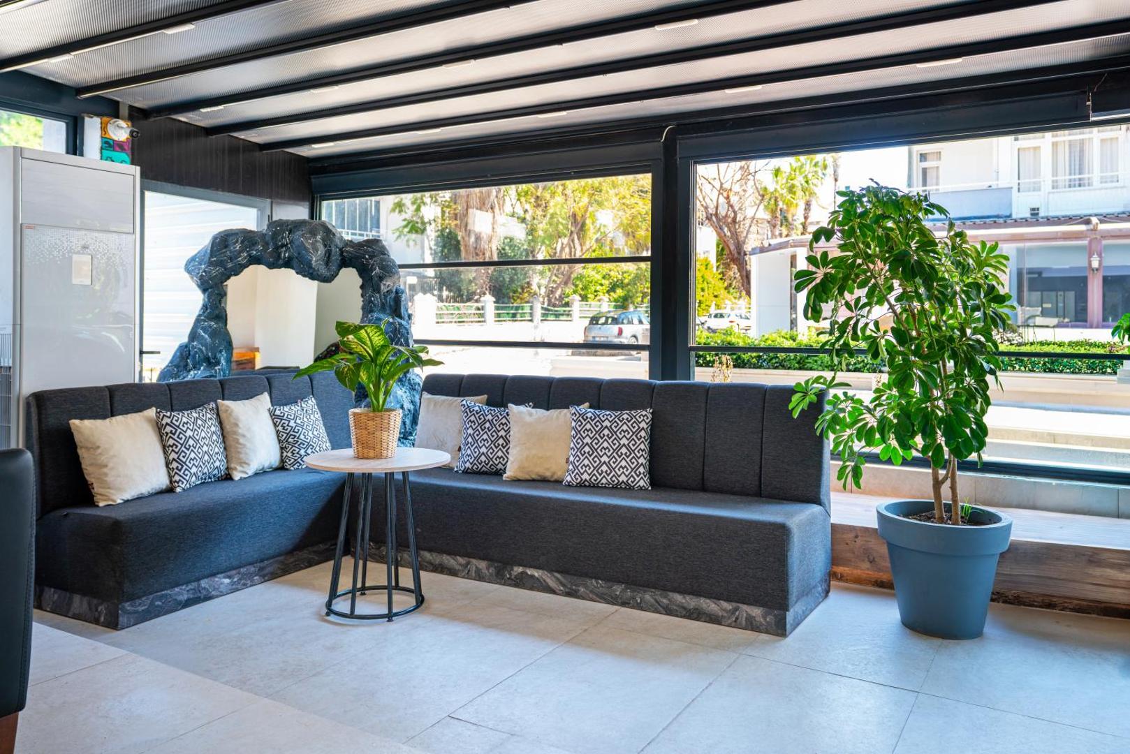 Ola Hotel 8