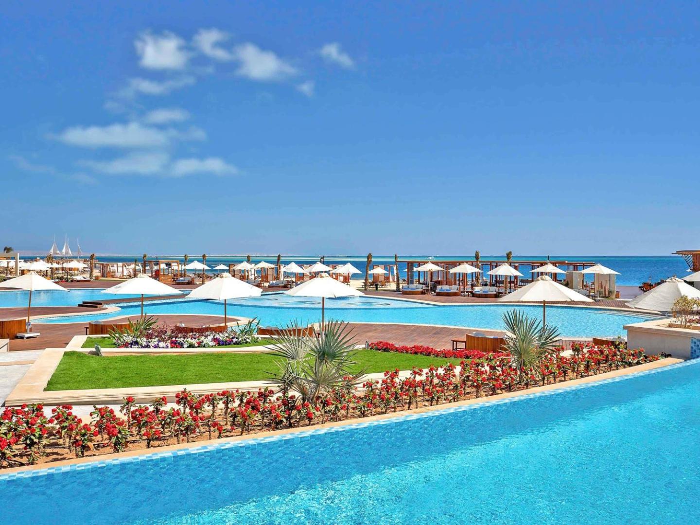 Rixos Premium Magawish Suites and Villas 7