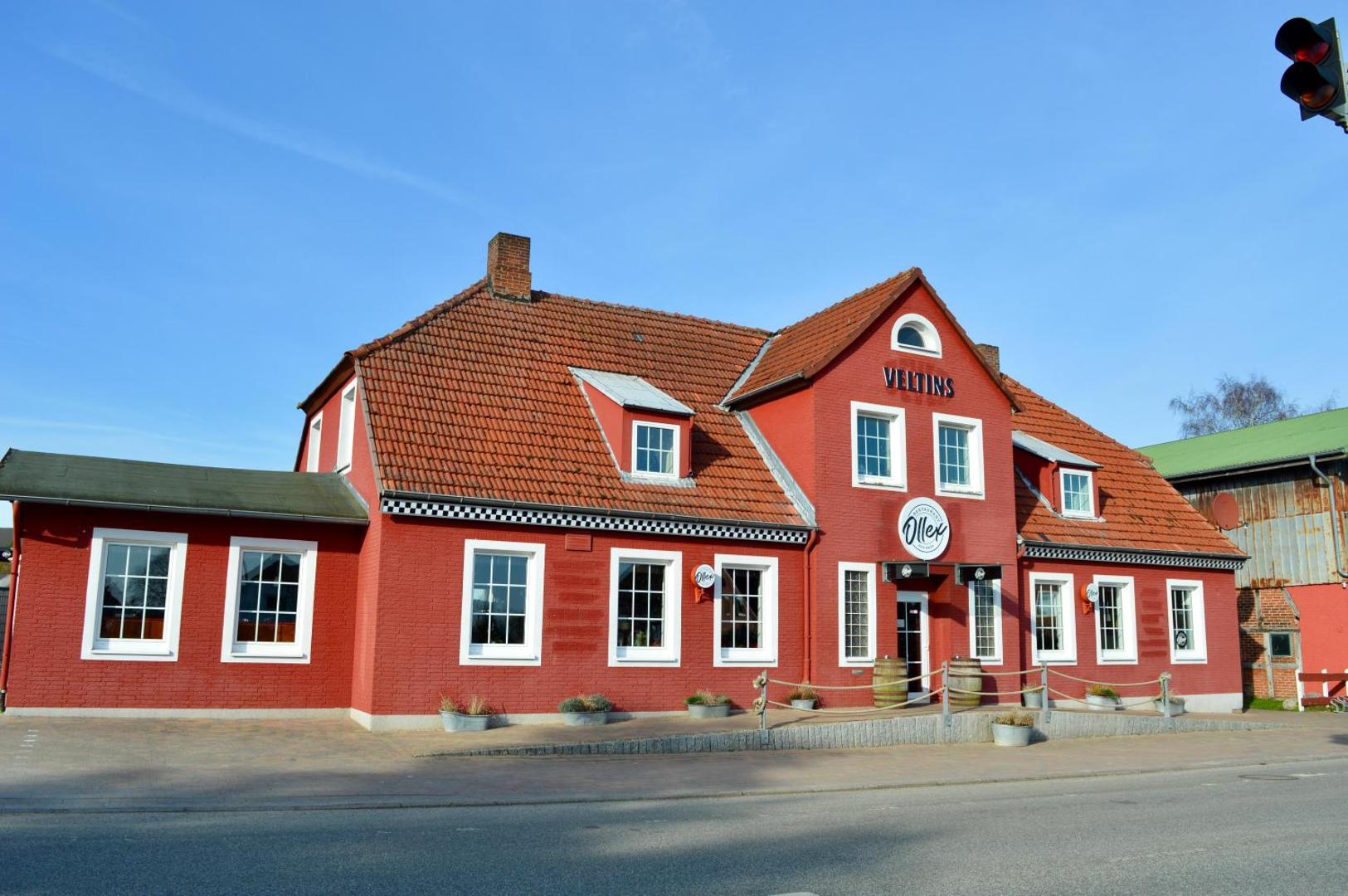 Restaurant Ollex and beds Zimmer 4 6