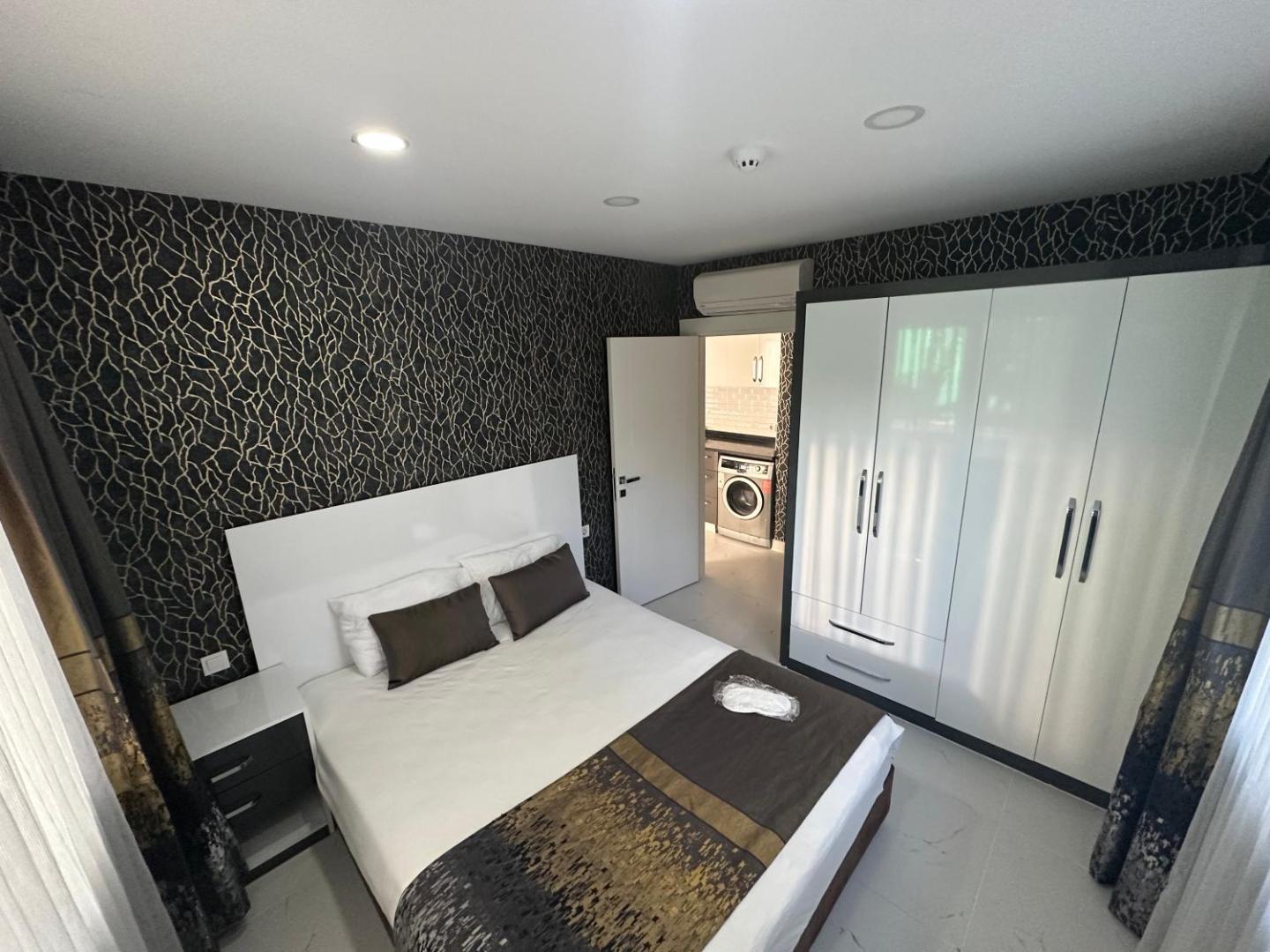 Arya Apart Kundu Hotel 8