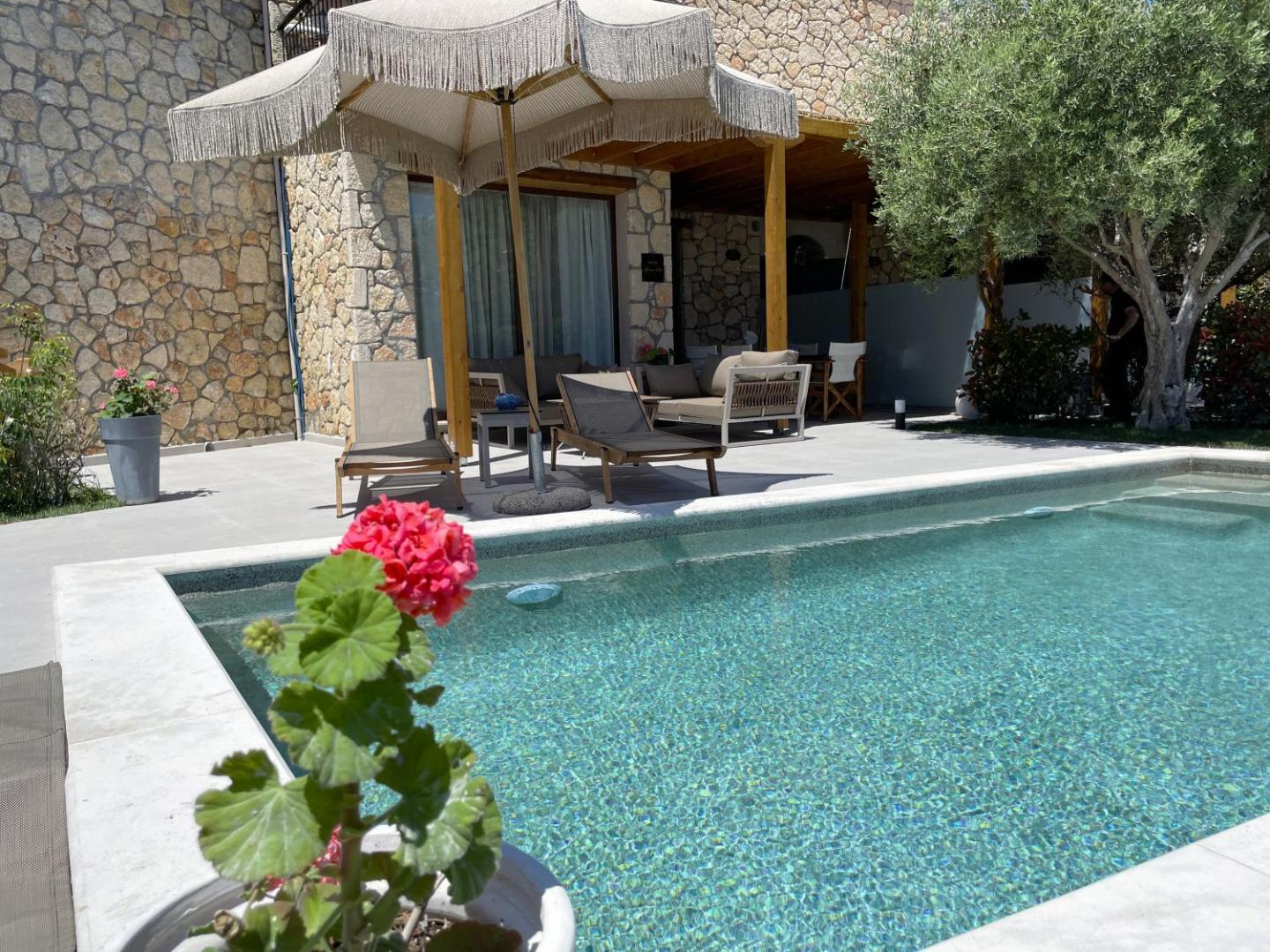 Koumaros Aparthotel 8