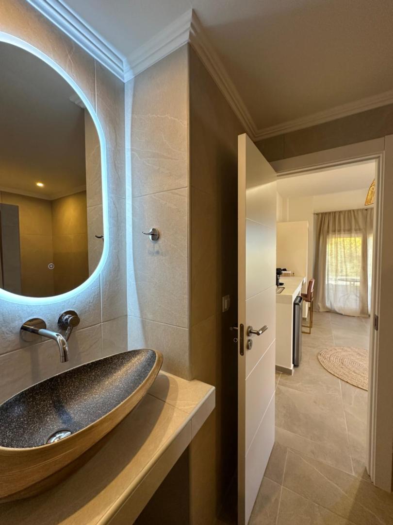 Agrili Apartments & Rooms 4