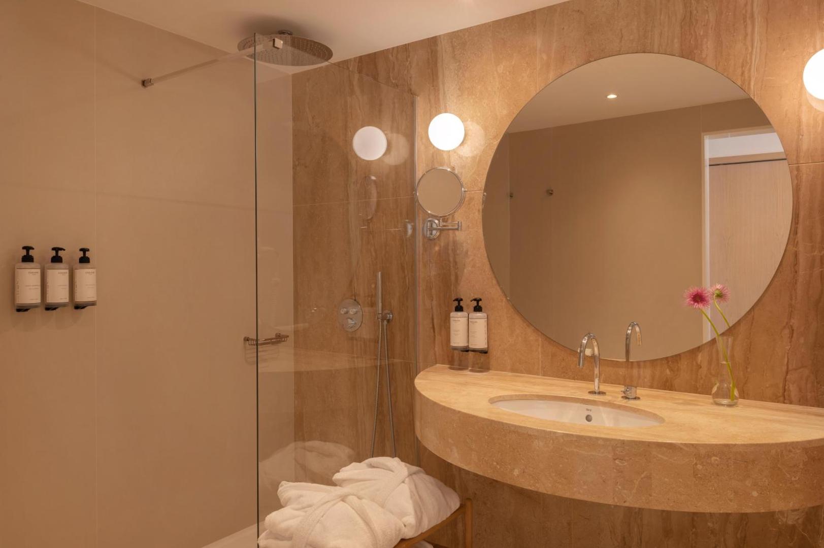 Plus Fariones Suite Hotel 4