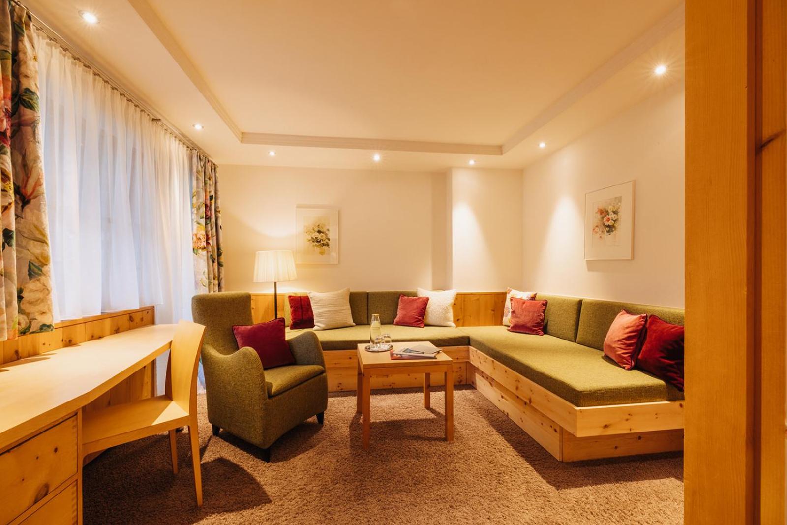 Hotel Aurora 5