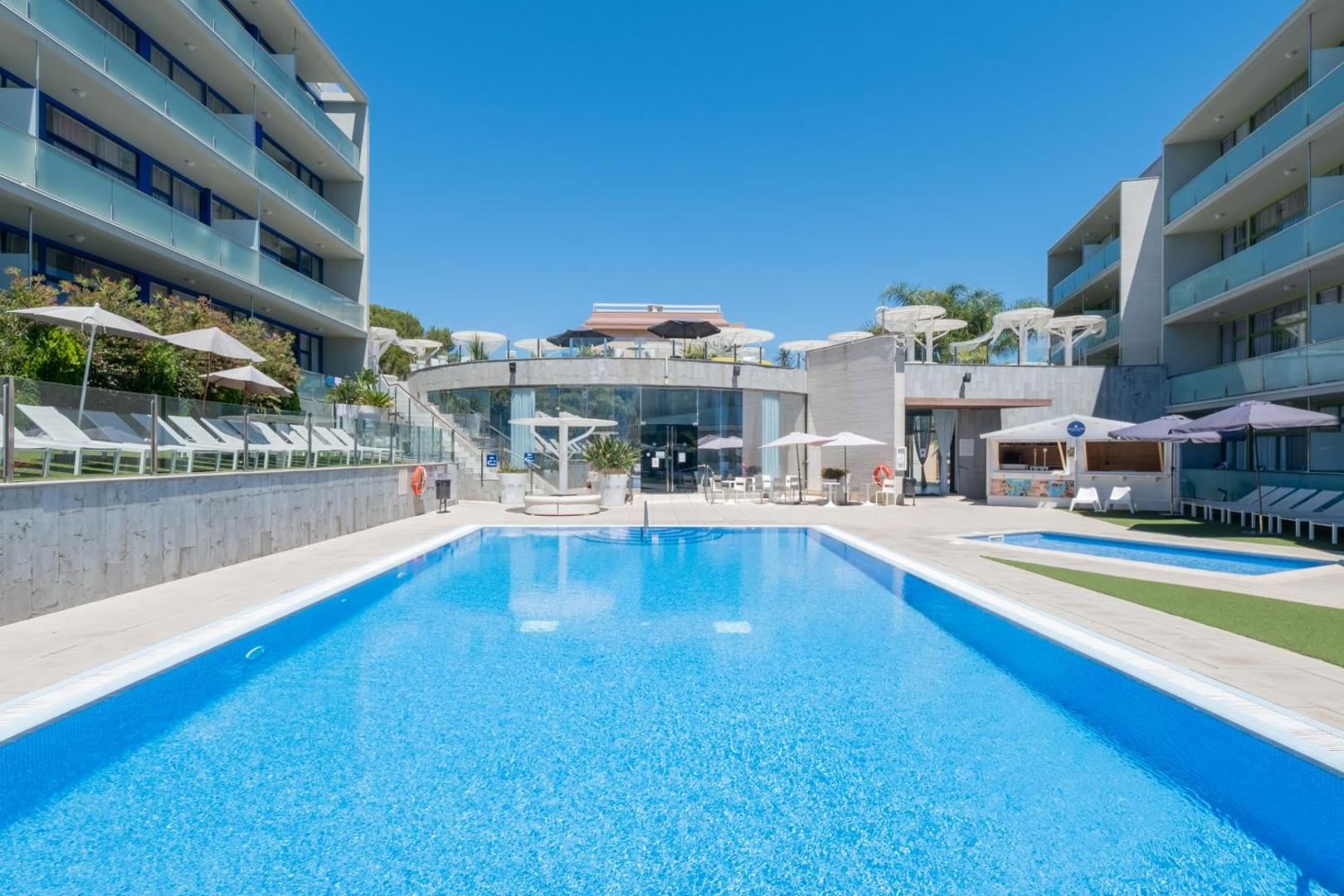 Apolo Suites Rentalmar 8